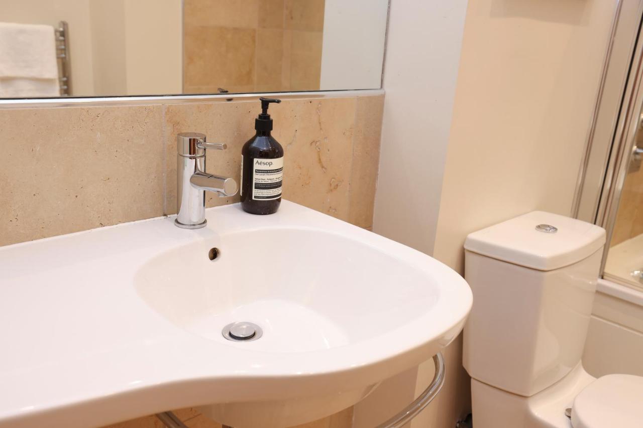 Joivy Spacious 2 Bed,2 Bath Flat, Free Parking And Rooftop Terrace Édimbourg Extérieur photo