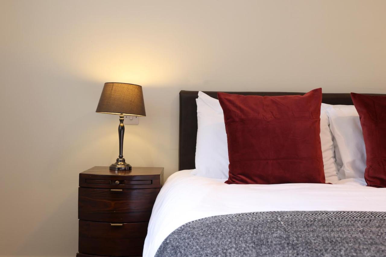 Joivy Spacious 2 Bed,2 Bath Flat, Free Parking And Rooftop Terrace Édimbourg Extérieur photo