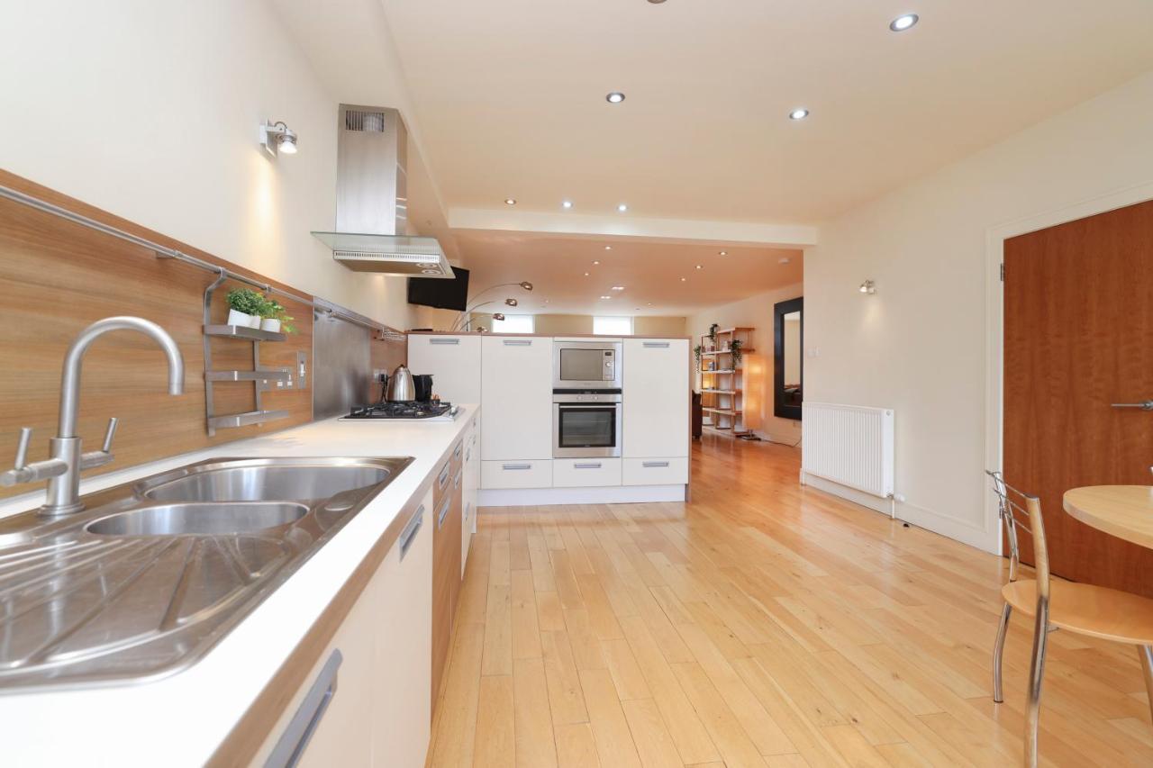 Joivy Spacious 2 Bed,2 Bath Flat, Free Parking And Rooftop Terrace Édimbourg Extérieur photo