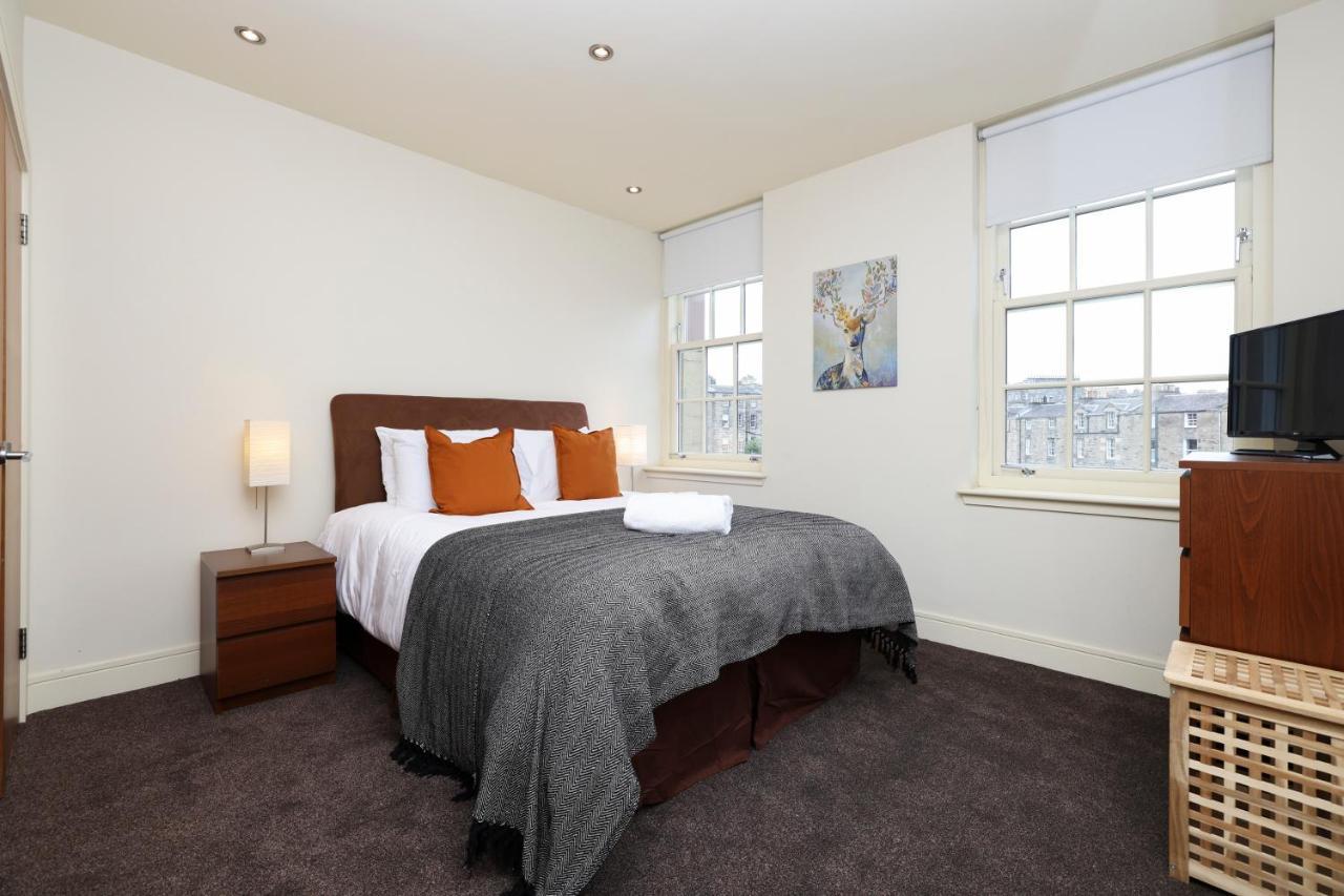 Joivy Spacious 2 Bed,2 Bath Flat, Free Parking And Rooftop Terrace Édimbourg Extérieur photo