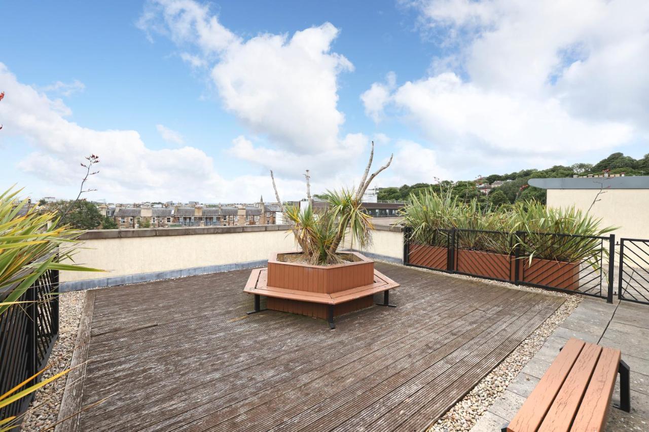Joivy Spacious 2 Bed,2 Bath Flat, Free Parking And Rooftop Terrace Édimbourg Extérieur photo